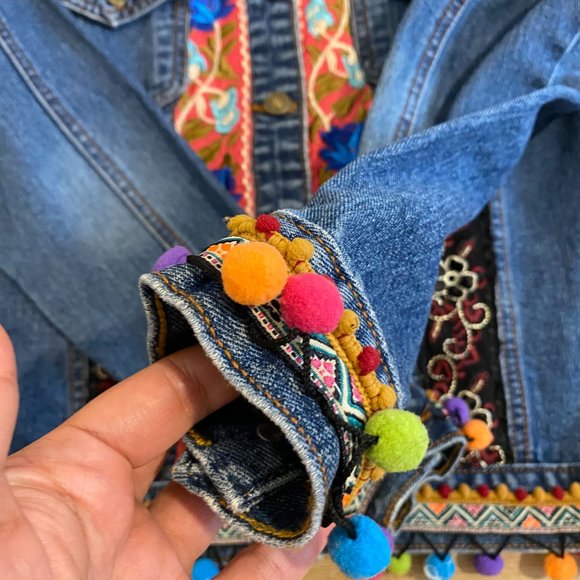 Velzera Hobo Embroidered Women's Denim Jean Jacket. - Picture 5 of 12